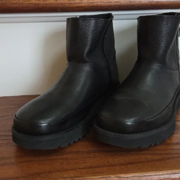 UGG Black Leather Booties Ladies size  7 - Picture 2 of 6